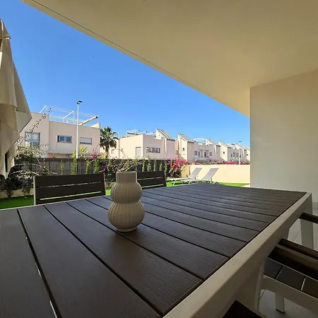 Mediterranean Gardens Apartamento *