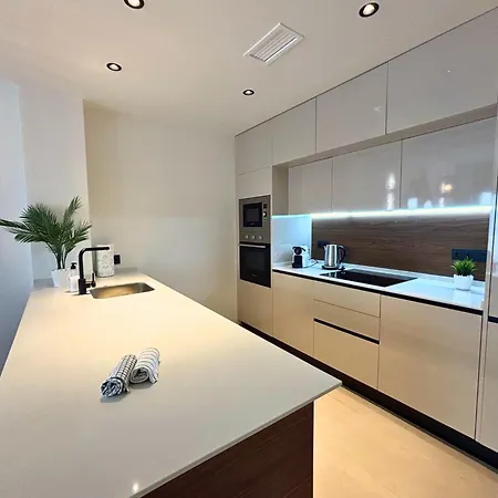 Mediterranean Gardens Apartment *